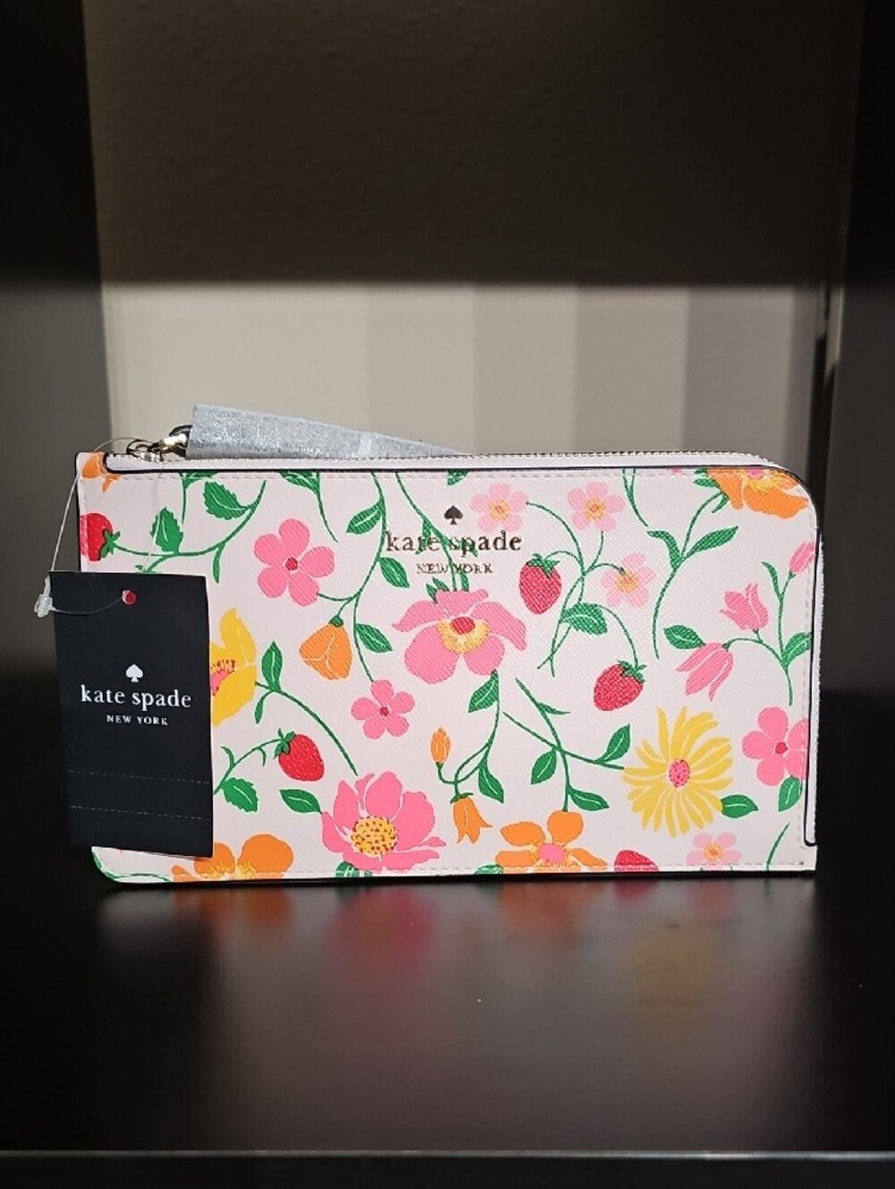 $139 kate spade Lucy Garden Medium L-zip Wristlet - NWT
